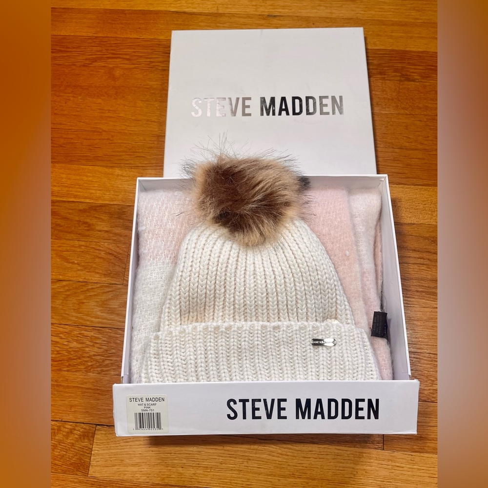 STEVE MADDEN Scarf and Beanie set PINK & WHITE  NEW IN BOX